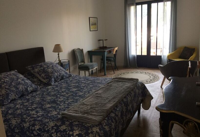 פנסיון Les 3 Pigeons