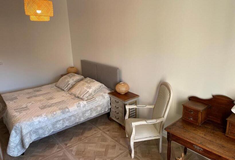 פנסיון Les 3 Pigeons