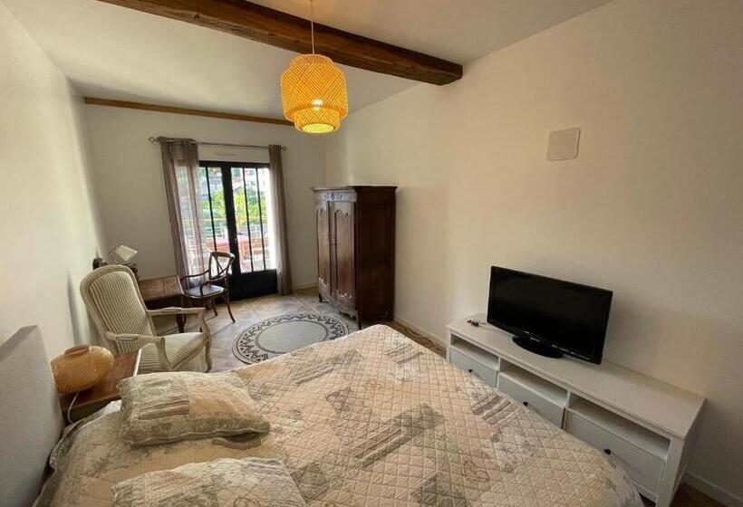 פנסיון Les 3 Pigeons