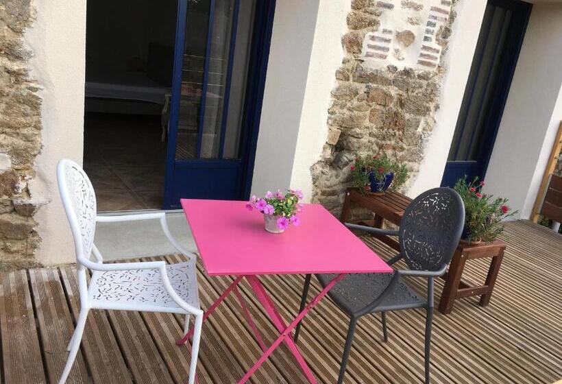 פנסיון Les 3 Pigeons