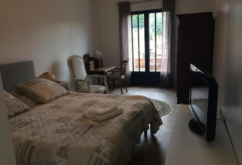 פנסיון Les 3 Pigeons