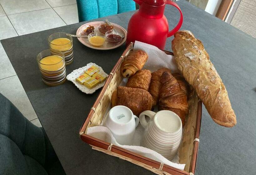 膳宿费 Les Berouds