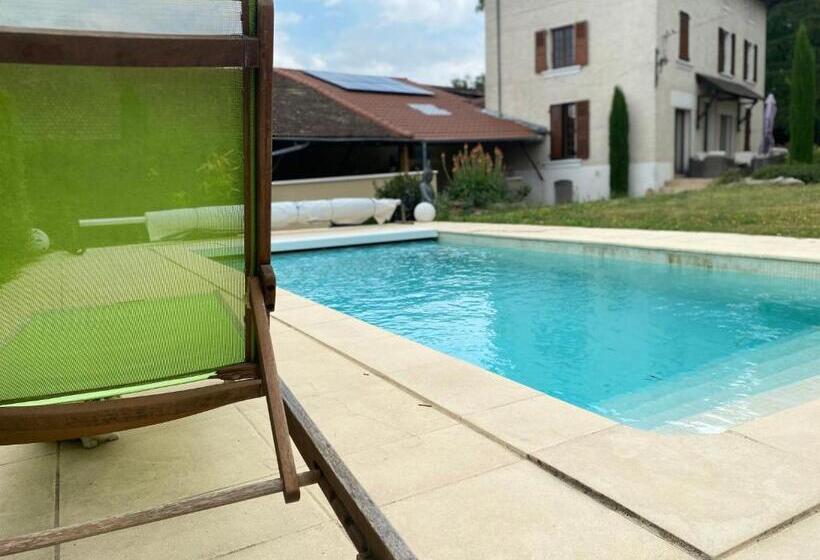 膳宿费 Les Berouds