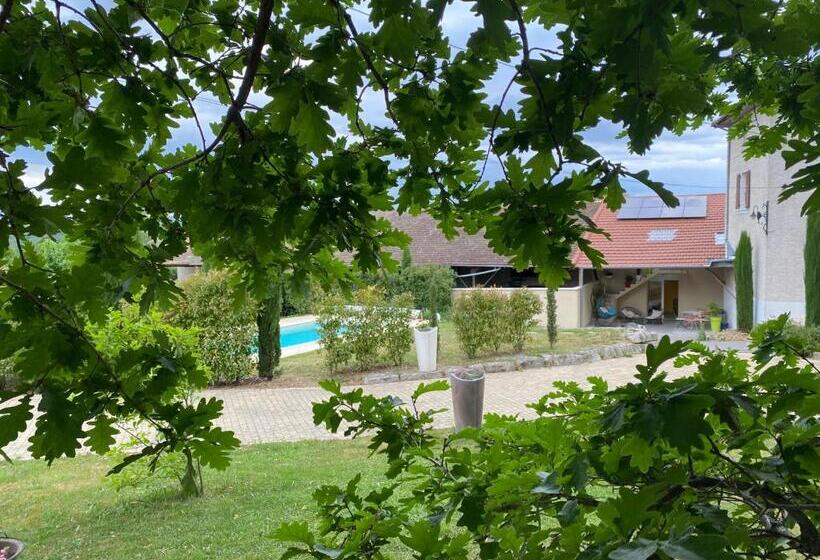 膳宿费 Les Berouds