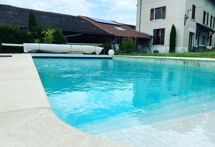 膳宿费 Les Berouds