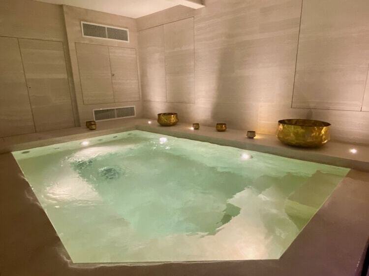 بنسيون Palazzo Essenza