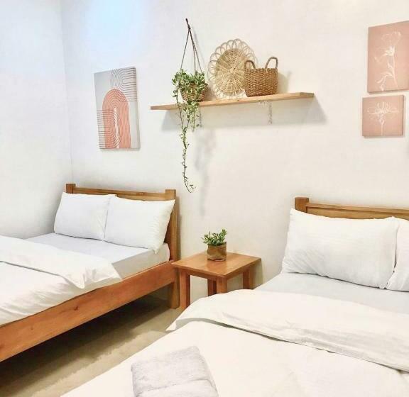 هاستل Nord House Laoag