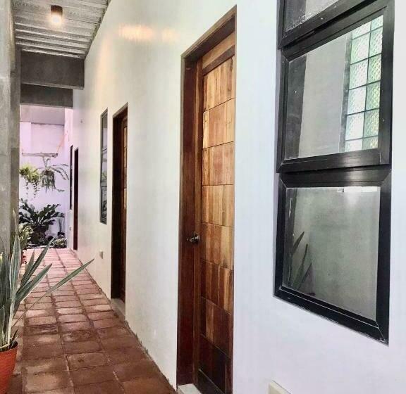 فندق صغير Nord House Laoag