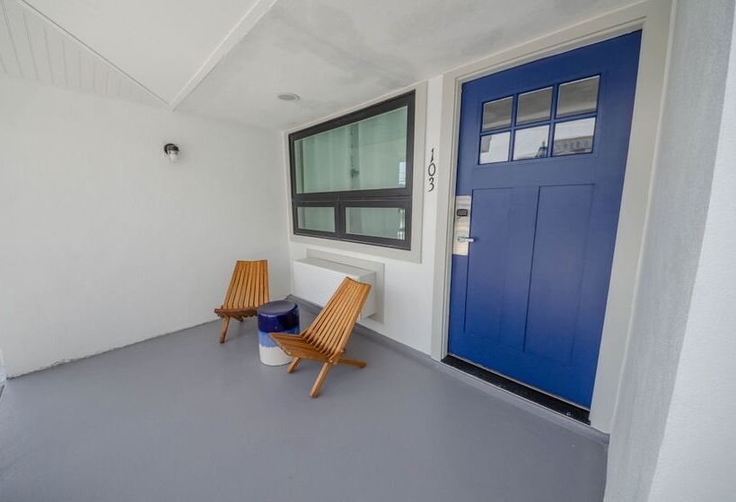 הוסטל Seaport Inn