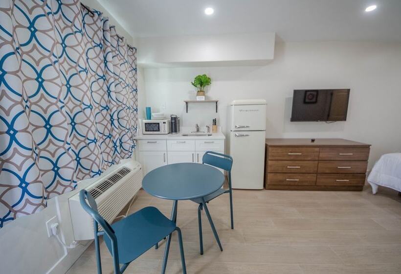 הוסטל Seaport Inn