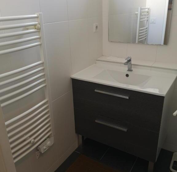 تختخواب و صبحانه Demeure De Boisclaireau