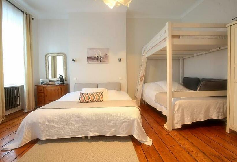 تختخواب و صبحانه La Main à La Pâte