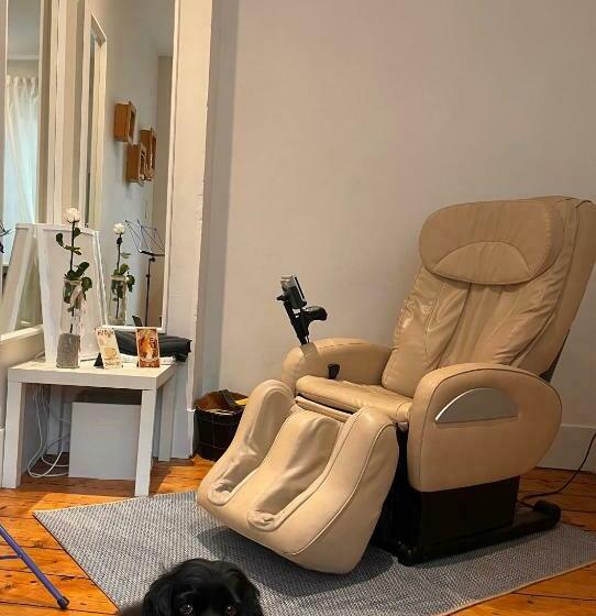 تختخواب و صبحانه La Main à La Pâte