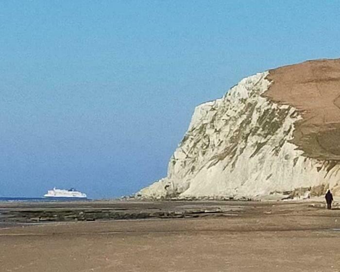 تختخواب و صبحانه La Main à La Pâte