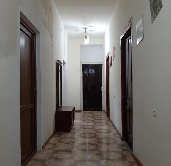 مبيت وإفطار Lalvar