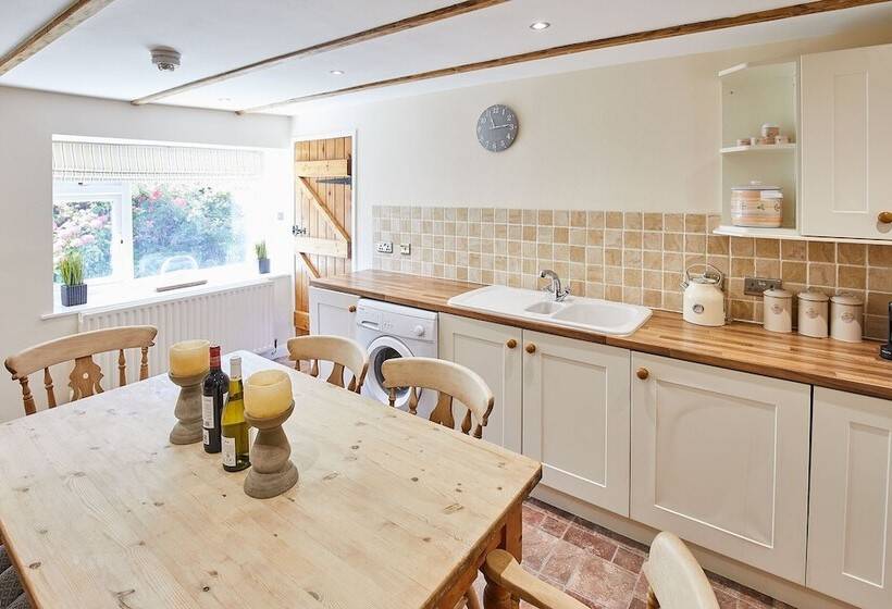 Host & Stay   Eden Cottage