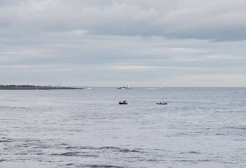 Host Stay Lighthouse View Montague Apartments