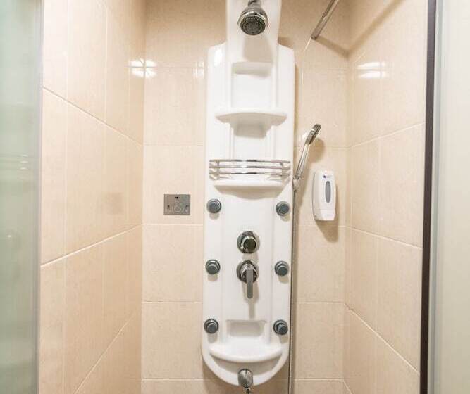 هتل Metacity Living