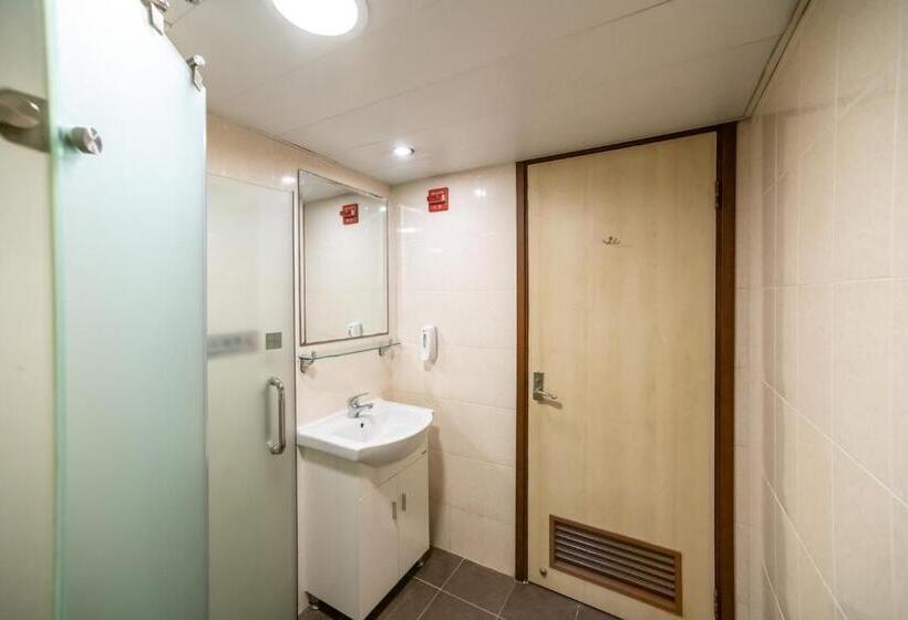 هتل Metacity Living