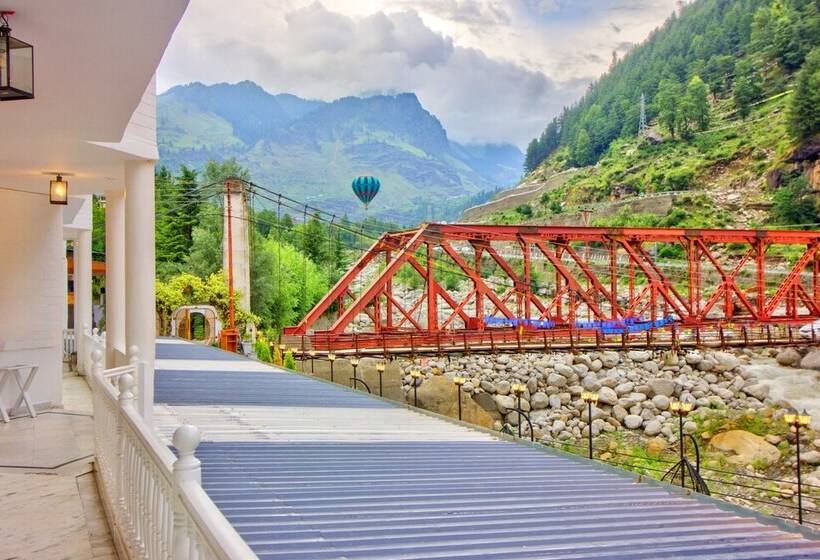 فندق Paradisethe White House Cafe