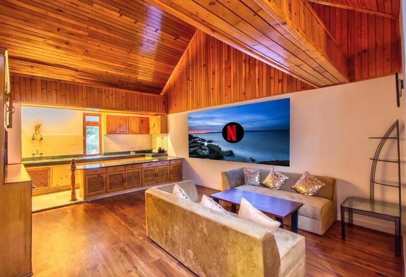 فندق Paradisethe White House Cafe