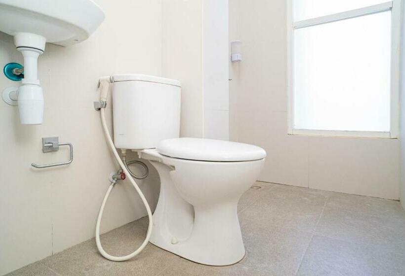 Hotel Reddoorz Plus @ Jalan Pemuda Timur Bojonegoro