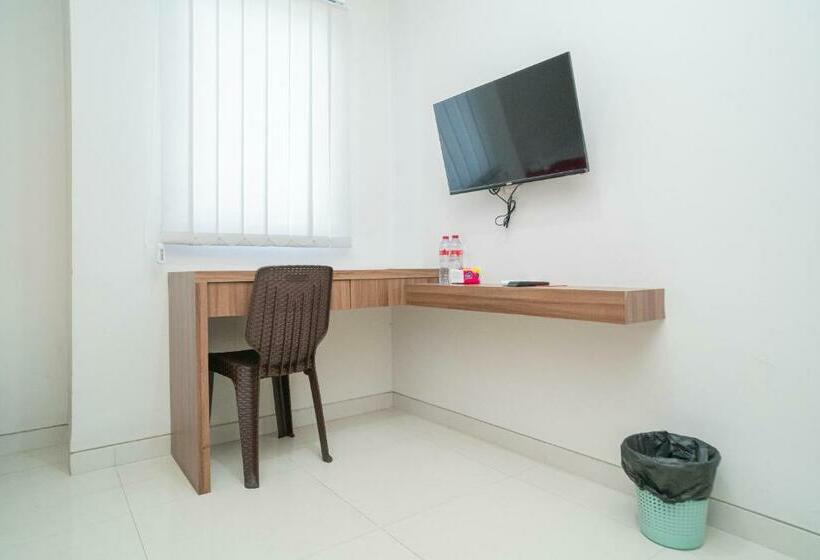 Hotel Reddoorz Plus @ Jalan Pemuda Timur Bojonegoro