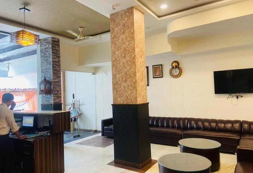 ホテル Townhouse Ram Katora Near Vishwanath Temple Formerly Sv Grand