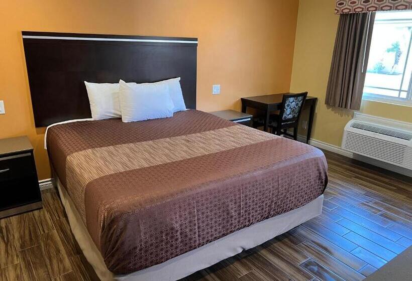 酒店 Walnut Inn & Suites West Covina
