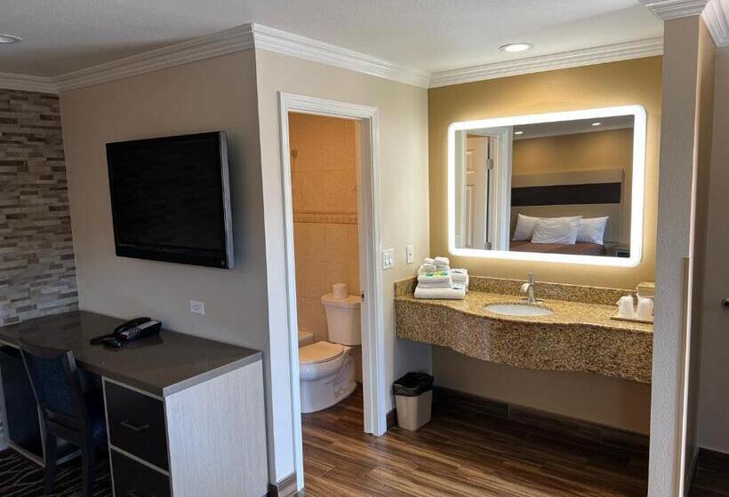 בית מלון כפרי Walnut Inn & Suites West Covina