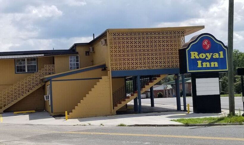 فندق على الطريق Royal Inn