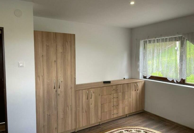 膳宿费 Karacsony Guest House