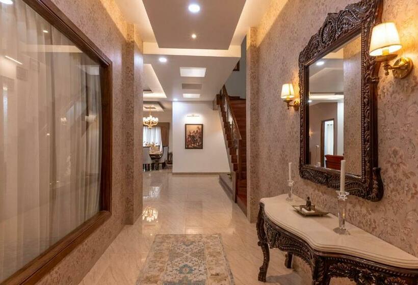 بنسيون Kunwar Villa