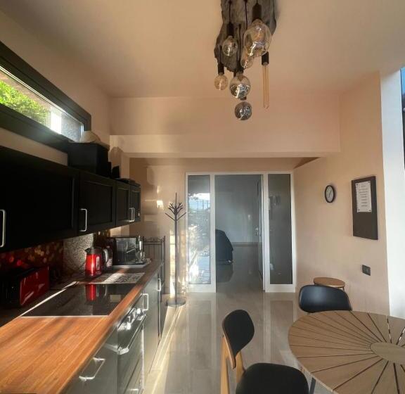 Пансион Luxury Apartments Teodora