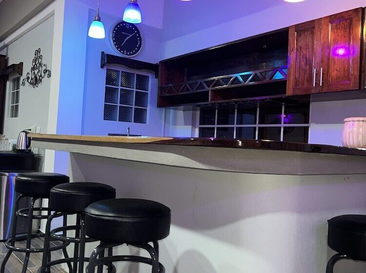 Пансион One South Place