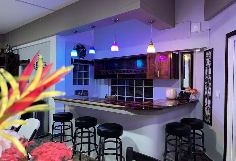 Пансион One South Place