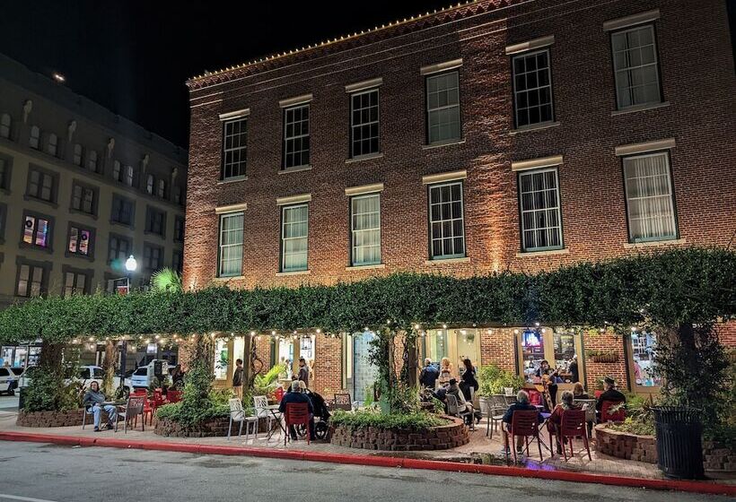 Общежитие The 1890 Freeman House