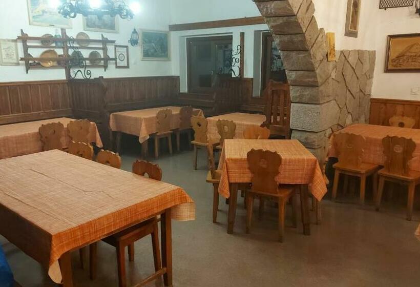 هاستل Tičarjev Dom At Vrsic Pass