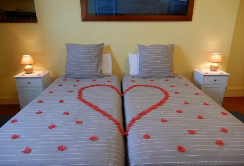 Bed and Breakfast Caprices Ensoleilles Chambre, Vue Panoramique, Petite Vue Mer, 300 Metres Plage Mers Les Bains Le Tr