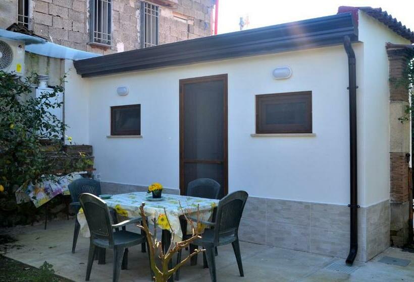 مبيت وإفطار Dog House From Pompei Amalfi
