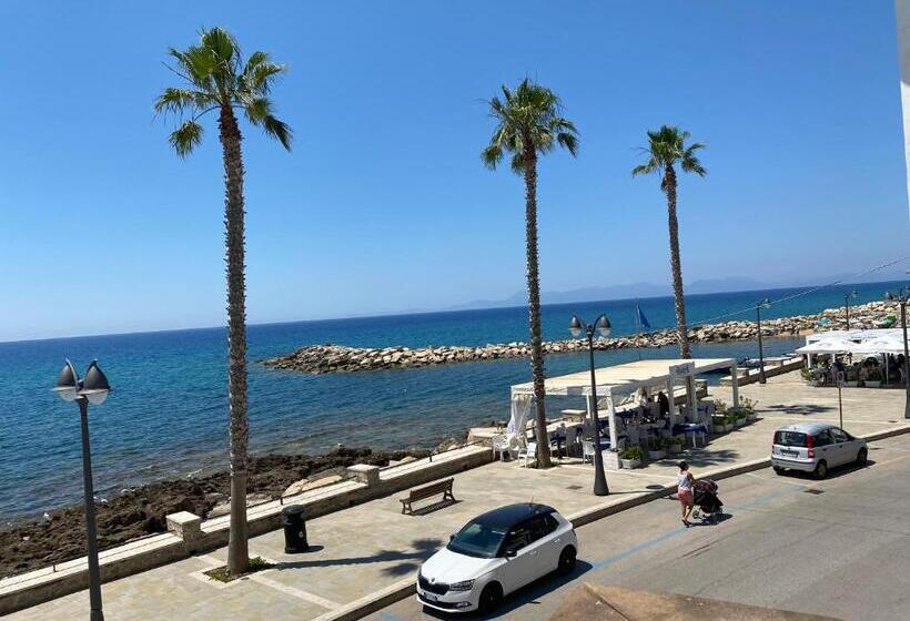 ベッドアンドブレックファースト Tina’s Room