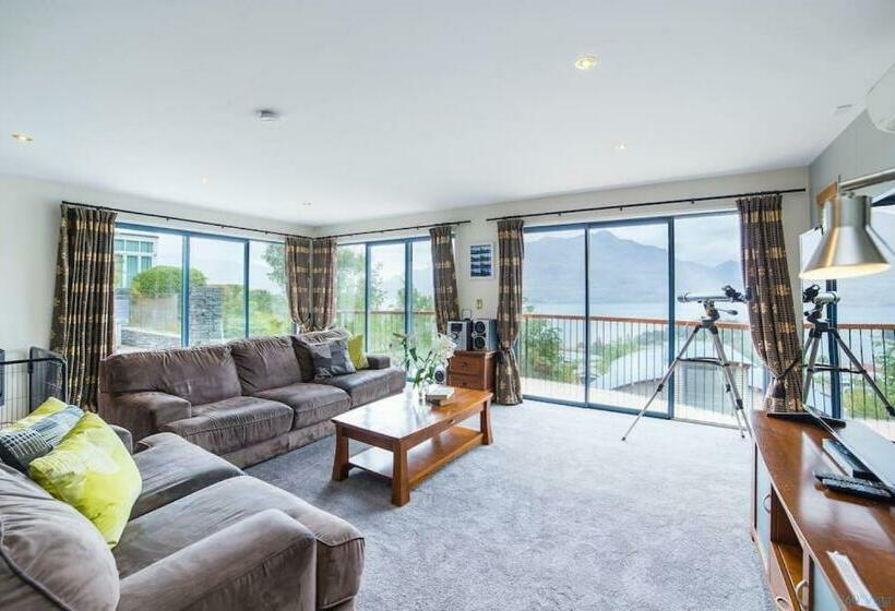 Belfast Retreat   Views And Spa Pool