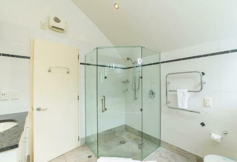 Belfast Retreat   Views And Spa Pool