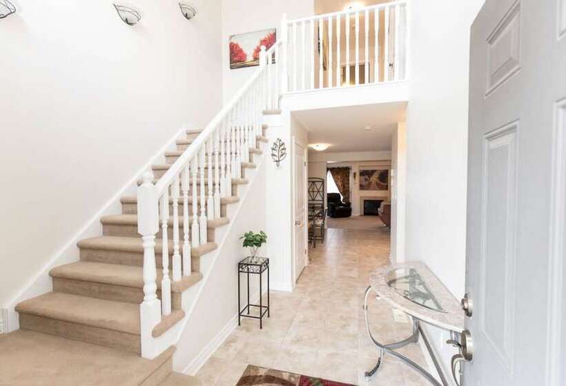 Beautiful Fallsview Home