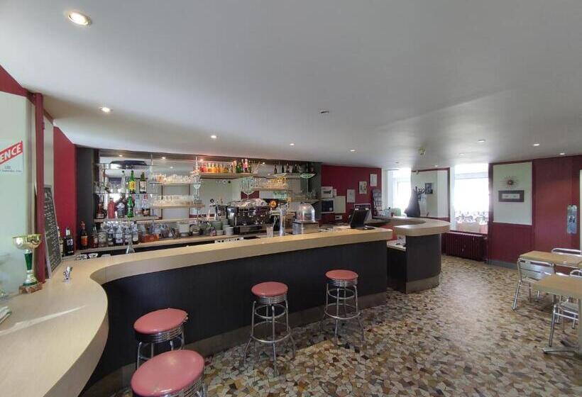 فندق Aux Trois Rois