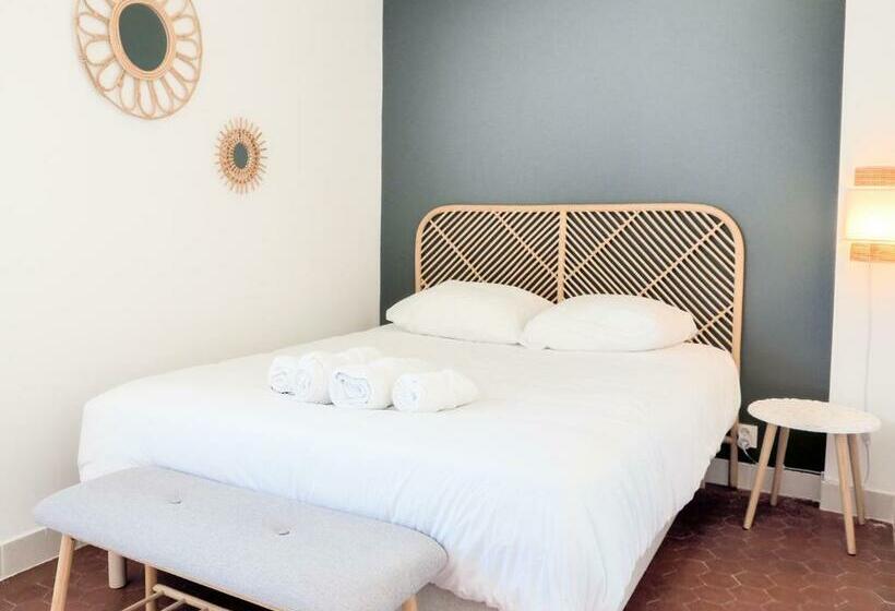 Le Rooftop   Vue Incroyable Sur Le Théatre Antique