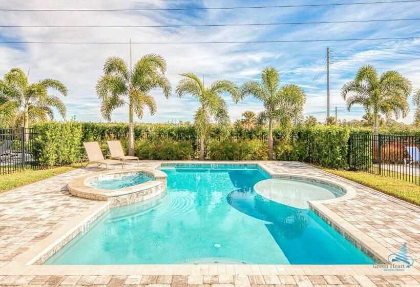 Newly Built Luxury 5bd Home W Private Pool & Spa