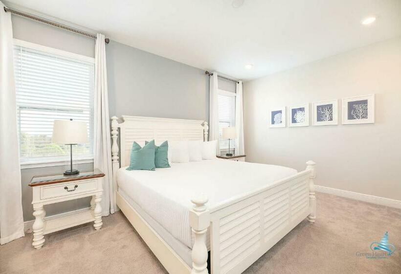 Newly Built Luxury 5bd Home W Private Pool & Spa