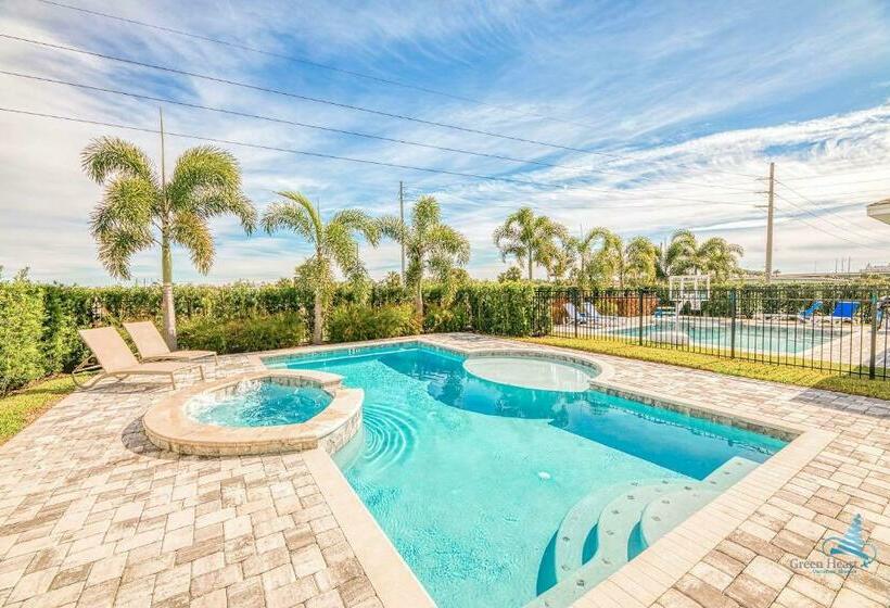 Newly Built Luxury 5bd Home W Private Pool & Spa