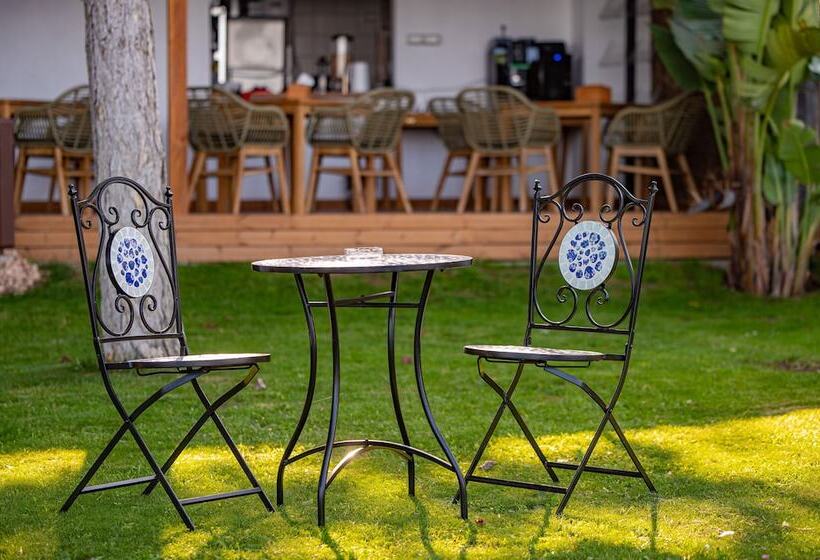 펜션 Epico Seafront & Garden Apartments